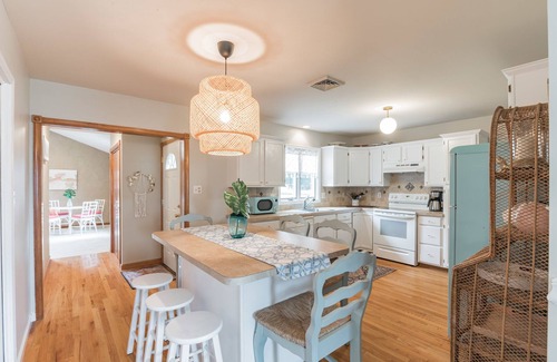 Cape May Court House House | Spacious ranch 65” 4K tv deck, grill, fire pit fenced yd , office, baby gear