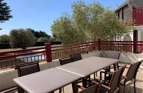 Batz-sur-Mer Apartment | Spacious renovated duplex with outdoor pool in wooded grounds + spa