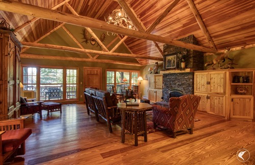 Lake Placid Cabin | Spacious Residence on Lake Placid Lake with Hot Tub!