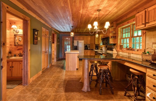 Lake Placid Cabin | Spacious Residence on Lake Placid Lake with Hot Tub!