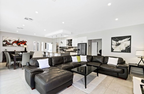 Noosaville House | Spacious Resort Style Home with Solar Heated Pool, Huge Outdoor Patio with TV