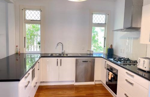 Johnsonville House | Spacious Retreat near Ferry & Mall