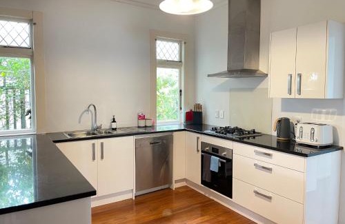 Johnsonville House | Spacious Retreat near Ferry & Mall