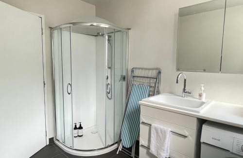 Johnsonville House | Spacious Retreat near Ferry & Mall