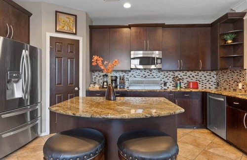 Barker House | Spacious Retreat for Crews, Corporates & Families
