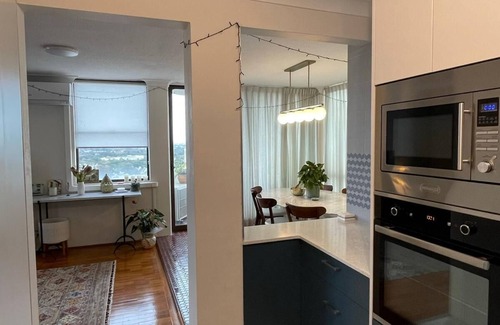 Bondi Junction Apartment | Spacious Retro-style Apartment With City Skyline Views