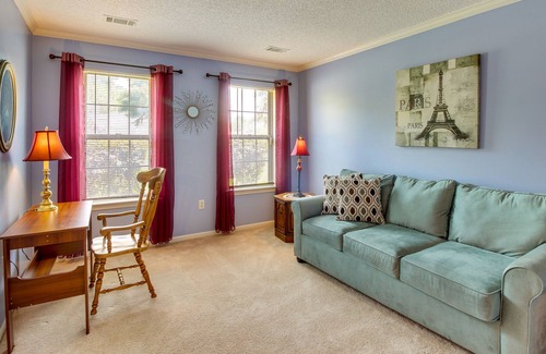 Richmond Hill House | Spacious Richmond Hill Home ~ 20 Mi to Savannah!