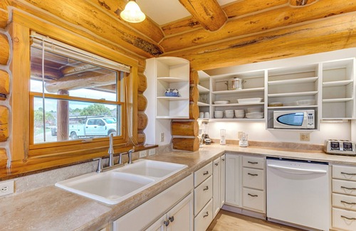 Glenwood Springs Cabin | Spacious Rifle Cabin w/Deck + Mountain Views!