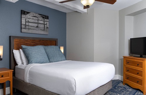 Downtown San Antonio Resort | Spacious River Walk Resort close to the Alamo and Americas Oldest Stone Church