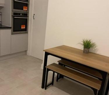 Elephant and Castle House | Spacious Room in London Elephant and Castle