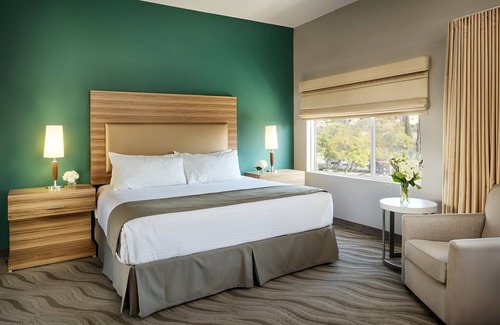 Little Italy Hotel | Spacious Room w/Artistic Flair & Gorgeous San Diego Skyline Views | 3 Units