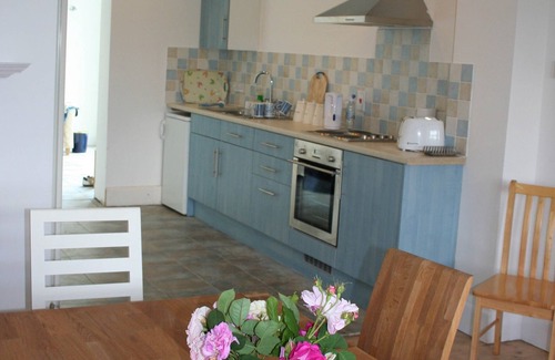 Yarmouth House | Spacious rural bungalow, disabled friendly, sleeps 2-10, 4 bedrms, 3 bathrooms.