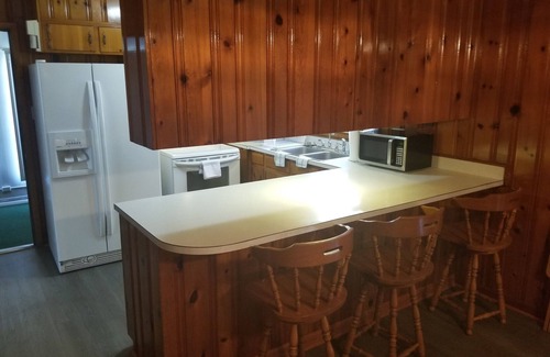 Albany House | SPACIOUS SAFE NURSE & LONG TERM STAY HOME CLOSE TO HOSPITAL MALL & RESTAURANTS!