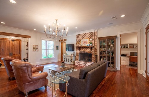 Oxford House | Spacious, serene retreat perfect for Oxford visits New listing!