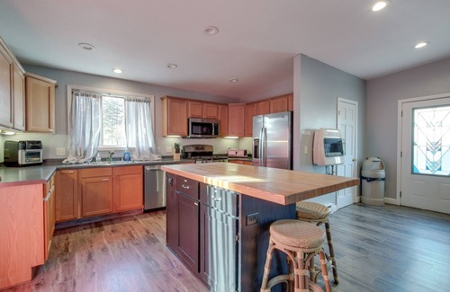Sheboygan House | Spacious Sheboygan Home w/Grill & Fire Pit!