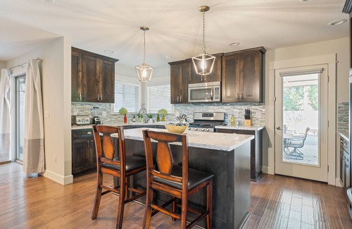 Bull Mountain House | Spacious Single Family House 5-bedroom 3-Bathroom in Tigard OR - Extended Stay