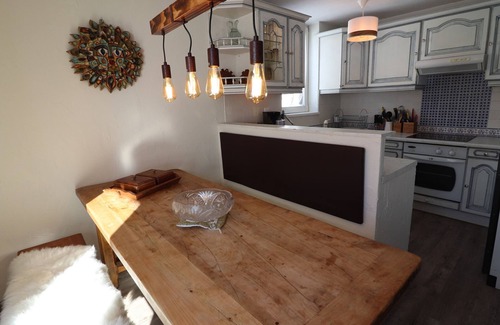 Le Lavachet Apartment | Spacious Ski-In/Ski-Out Apt · South-Facing Balcony · WiFi · Sleeps 6
