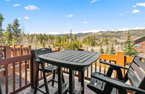 Breckenridge House | Spacious Ski Townhome with Game Room Fun