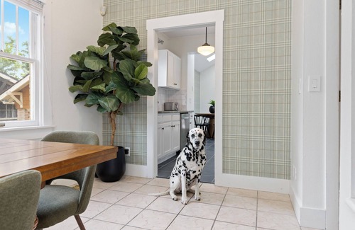 Edgewater House | Spacious Sloan’s Lake Stay - Luxury - Fire Pit - Dogs - EV - Bidet - Desks