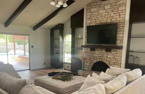 Leon Valley House | Spacious Spanish Villa with Pool and covered patios sleeps 16!