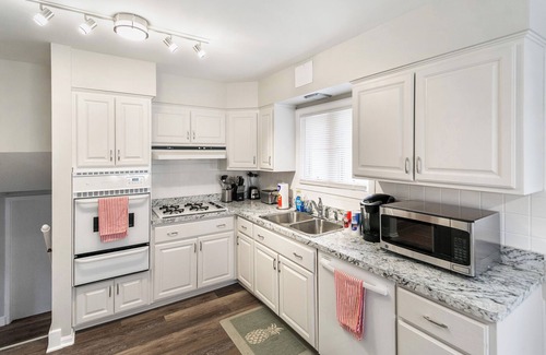 Libertyville House | Spacious Split-Level Home