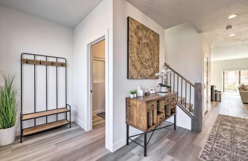 St. George House | Spacious St George Townhome with Grill and Views!