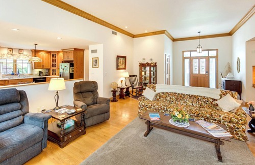 Park Forest Village House | Spacious State College Vacation Home: 4 Mi to PSU!