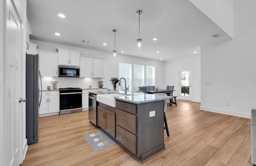 Central House | Spacious Stay Near Clemson – Perfect for Game Days & Getaways!