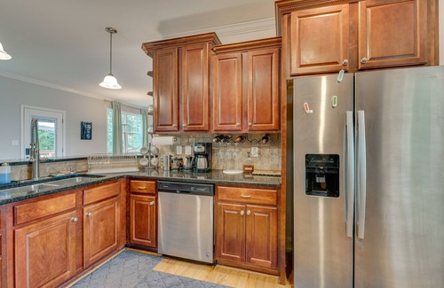 Stockbridge House | Spacious Stockbridge Vacation Rental w/Deck!