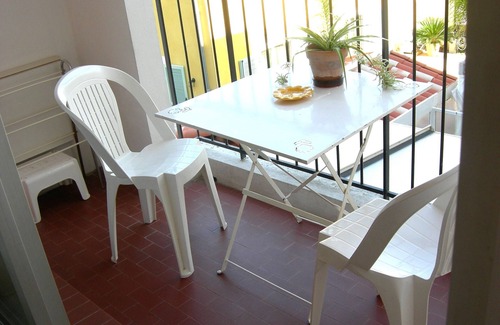 Les Baumettes Apartment | Spacious studio and garage 5 minutes' walk from the beach