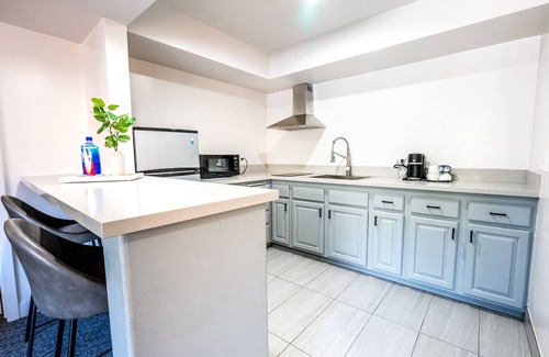 Westlake South Apartment | Spacious Studio near Downtown LA