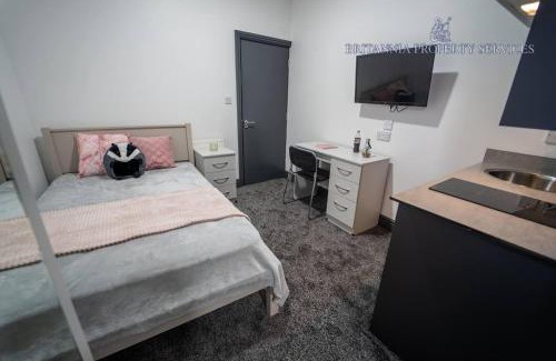 Selly Oak Apartment | Spacious studio near city centre!