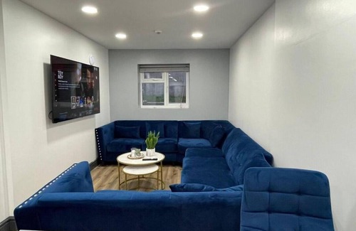 Selly Oak Apartment | Spacious studio near city centre!