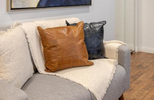 Downtown Montreal Apartment | Spacious Studio on Bishop - Hot Spot Dtown MTL