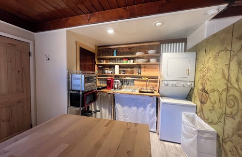 Idaho Springs House | Spacious Studio - partitioned bedroom, dining area and extra sleeping areas