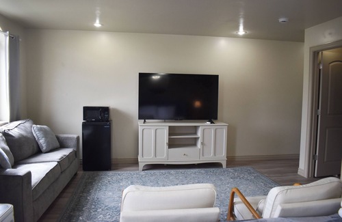 Orem Apartment | Spacious Studio Retreat I Century