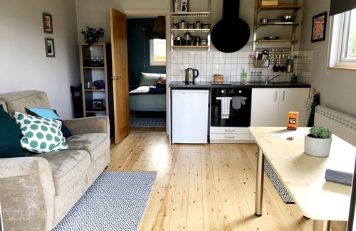 Duloe Cabin | Spacious, stylish hideaway in SE Cornwall - 10mins from the beach!