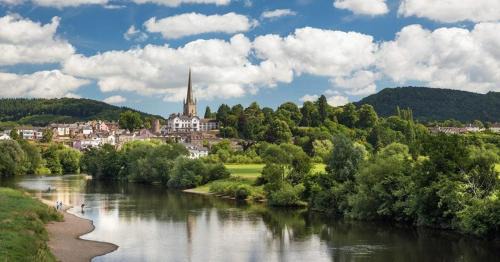 Ross-on-Wye Apartment | Spacious & stylish riverside apartment in Ross on Wye