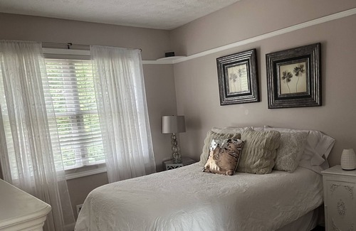 Gates-North Gates House | Spacious suburban home in quiet neighborhood !!!