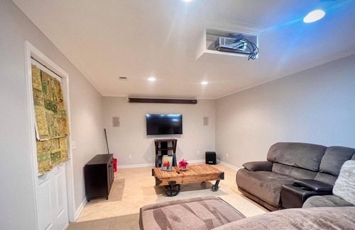 Buford House | Spacious Suite w/ Self Check-in & Free Parking -