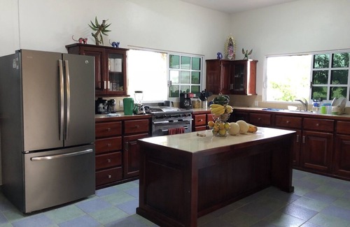 Santa Maria Tonameca House | Spacious & Sunny Beachside Oasis For Large Family Gatherings ~ Stunning Views!