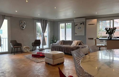 Vauban Apartment | Spacious T3 with balcony in Marseille