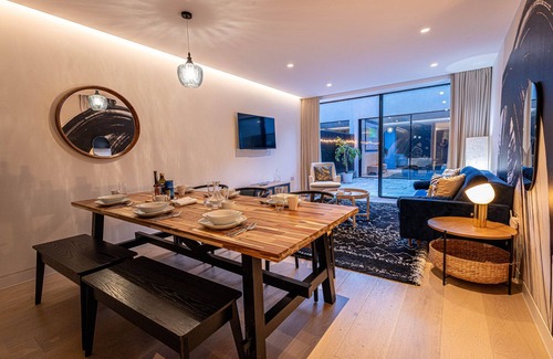 Dartmouth Park Apartment | Spacious Three Bedroom near to Tube Stations, Tufnell Park Haven, & Central London