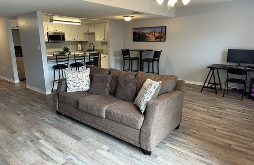 Wright House | Spacious Townhouse. Only 7 Miles to Beach!