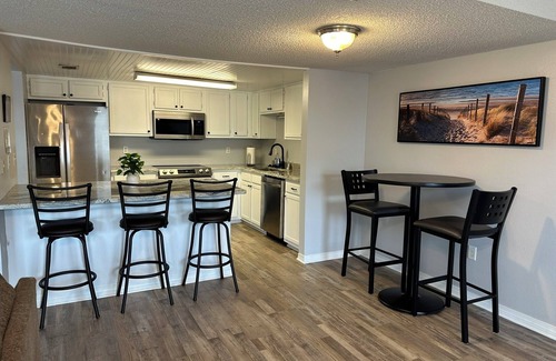 Wright House | Spacious Townhouse. Only 7 Miles to Beach!