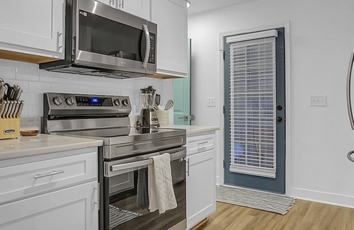 North Charleston House | Spacious townhome w/Gameroom in North Charleston, SC!