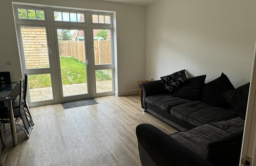 Clacton-on-Sea House | Spacious townhouse can sleep up to 7 guests, and a stones throw from the beach!