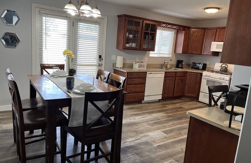 Cedar City House | Spacious townhome close to Brian Head, SUU, Shakespearean Festival, & Zion’s