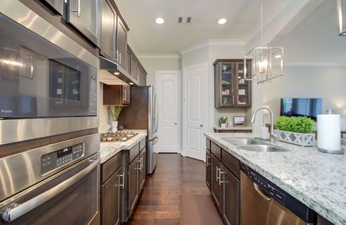 Central Southwest House | Spacious Townhome - Texas Medical Center