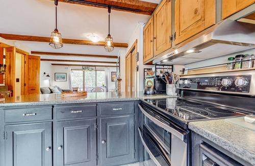 Franconia House | Spacious townhome with mountain view, deck, fireplace, & fast WiFi